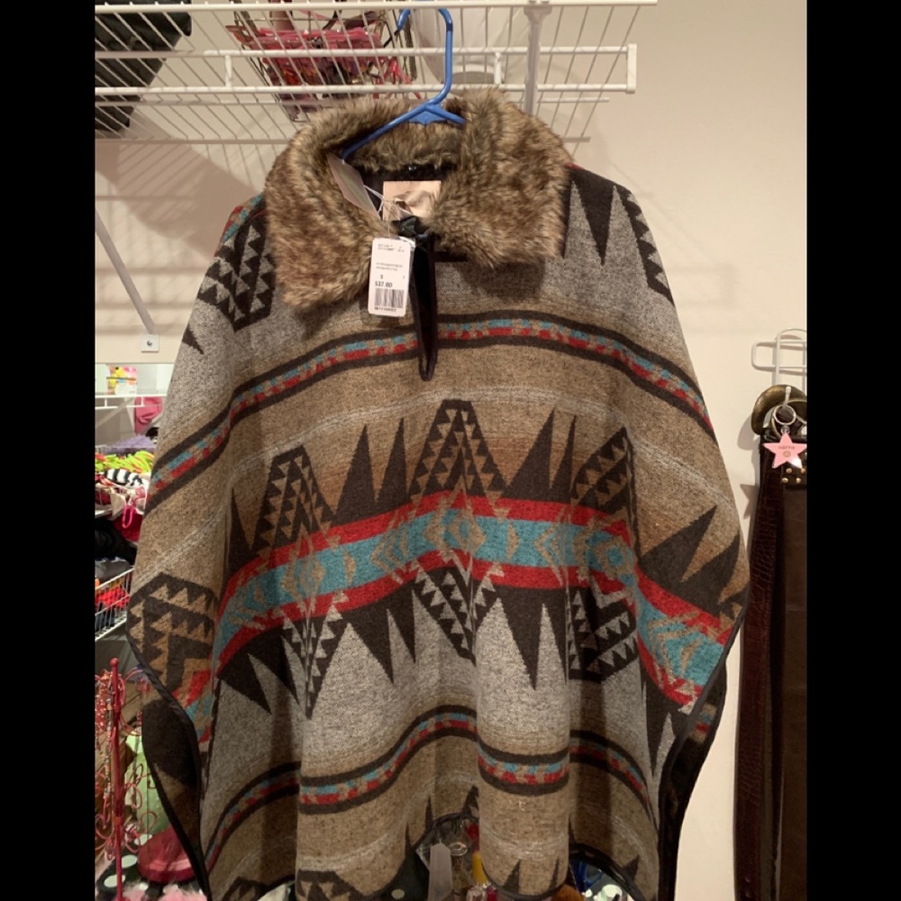 Aztec Poncho - Picture 3 of 3